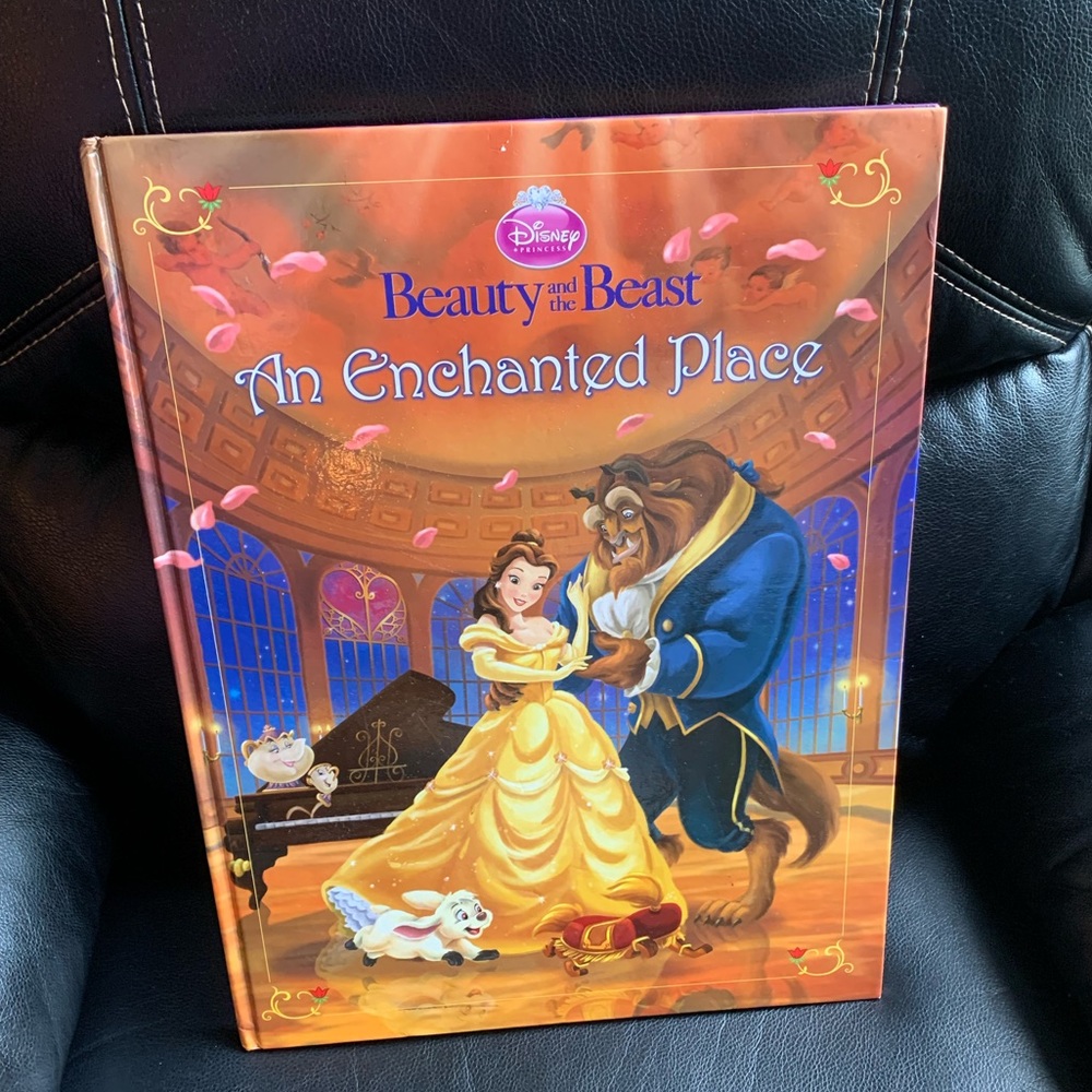 Book Hardcover:Disney Beauty and the Beast;The Enchanted Place-Oversized Book